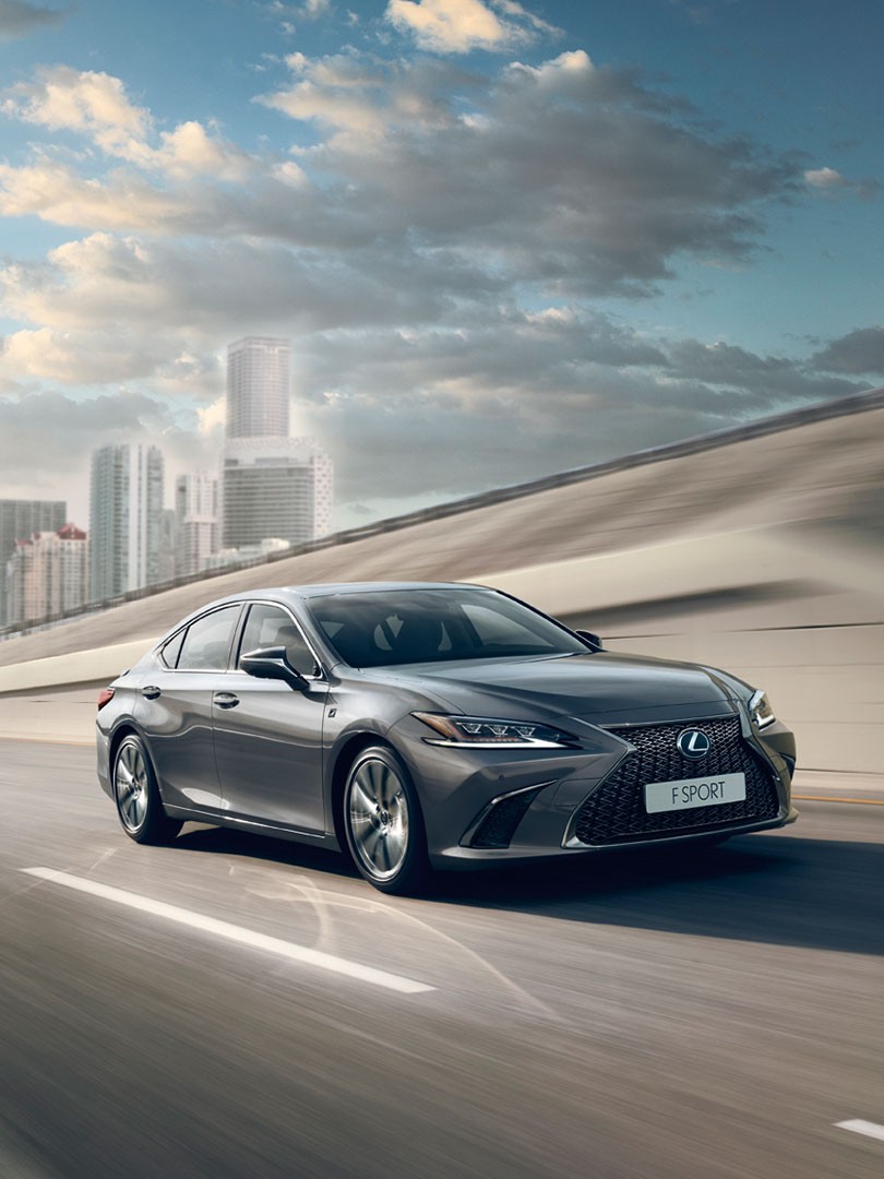 ZBRUSU NOVÝ LEXUS ES: VYŠŠÍ ÚROVEŇ JÍZDNÍCH SCHOPNOSTÍ I KULTIVOVANOSTI