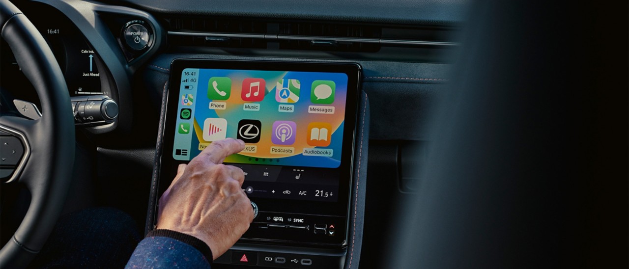Lexus LBX multimedia touchscreen