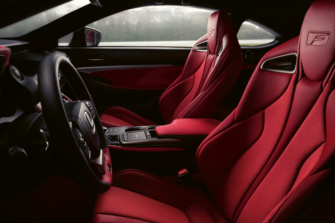 Lexus RC F steering wheel 